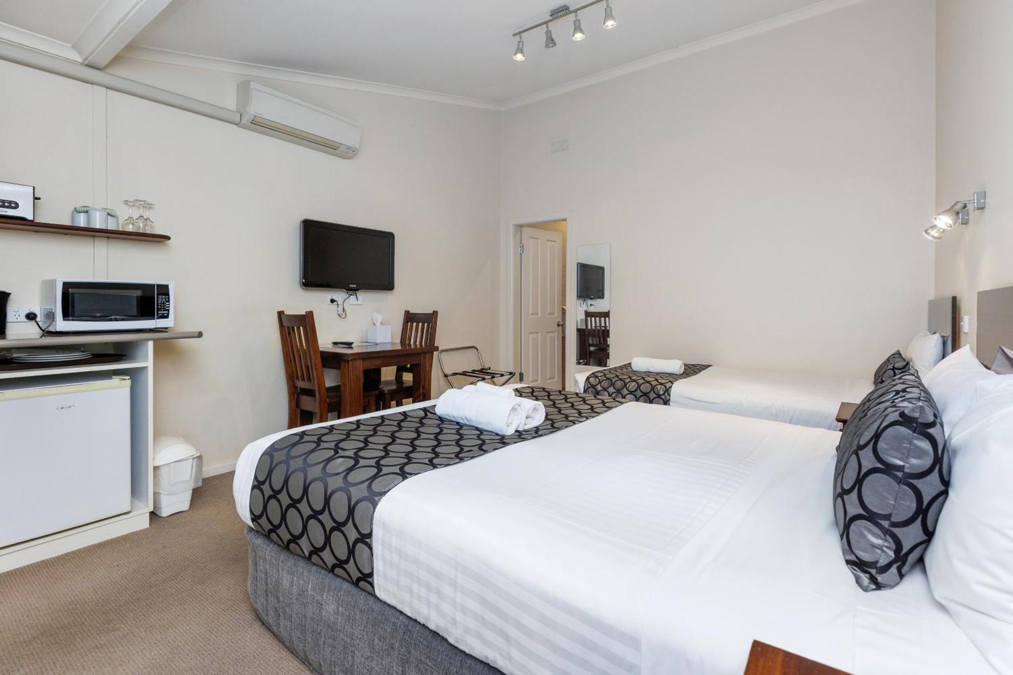 Amaroo Motel Tumuts Best Accommodation Exterior photo
