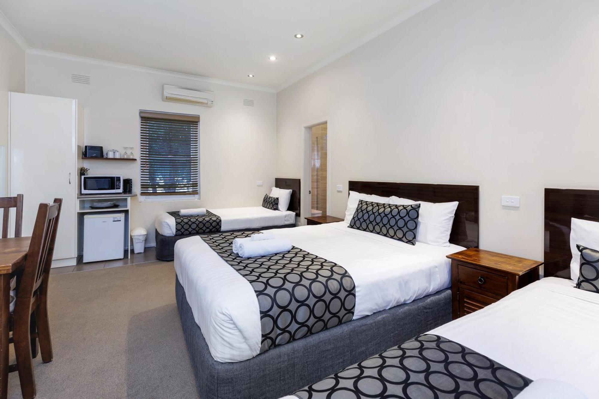 Amaroo Motel Tumuts Best Accommodation Exterior photo