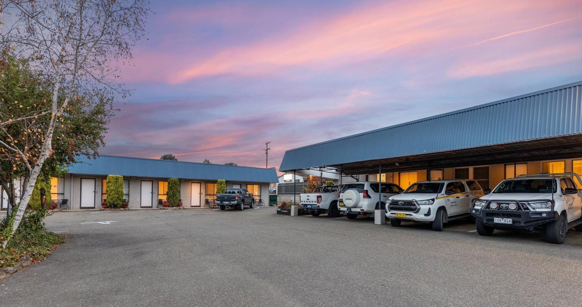 Amaroo Motel Tumuts Best Accommodation Exterior photo